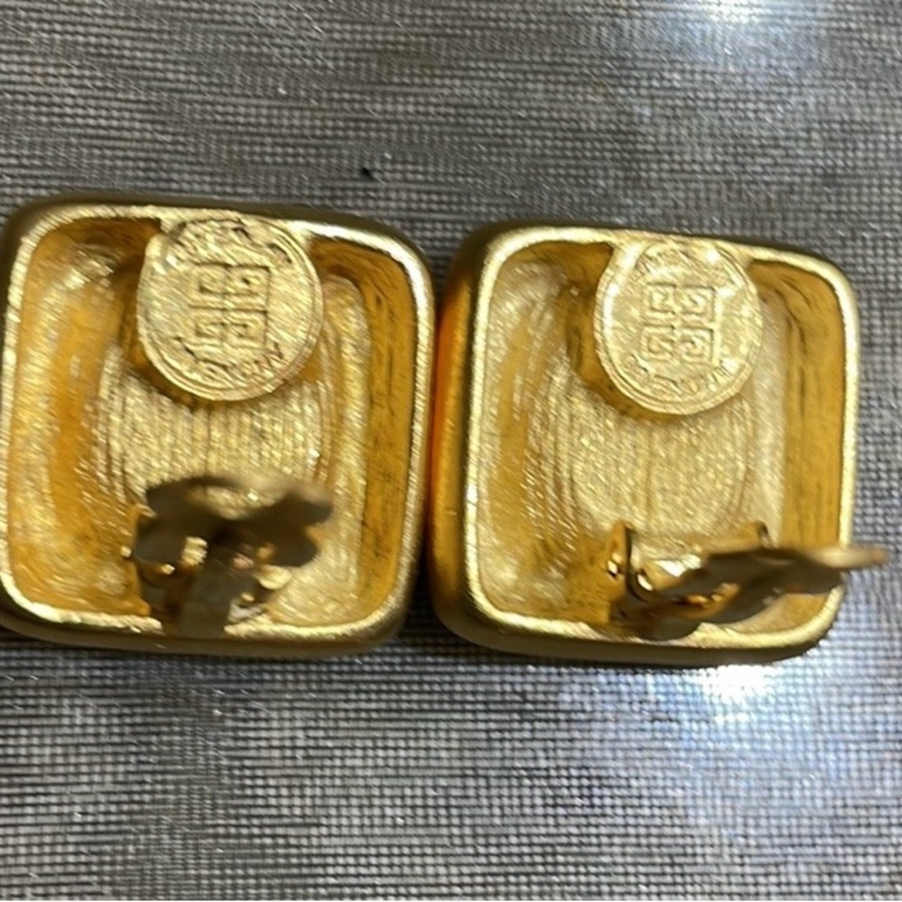 Vintage Givenchy Gold-Tone Faux Amber/Cabochon Clip-on Earrings - Picture 4 of 12